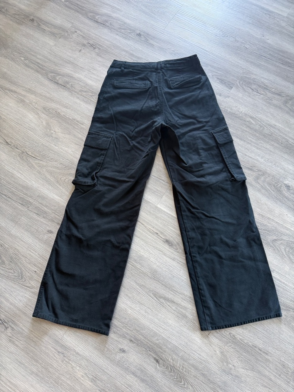Aritzia Wilfred free Black Wide-Leg cargo Pants size 8 - Picture 6 of 9